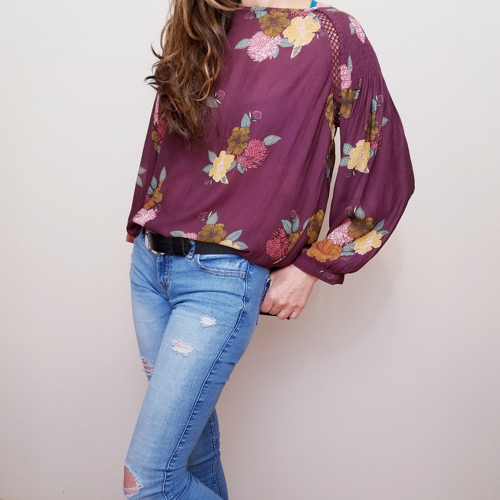 NWT LOFT Longsleeve Boho Floral Top Size Small
